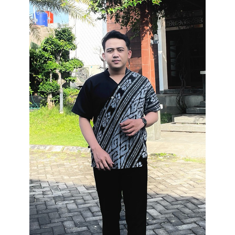 KEMEJA LENGAN PENDEK TENUN pria // kemeja kondangan // tenun troso toraja BATIK KHAS INDONESIA