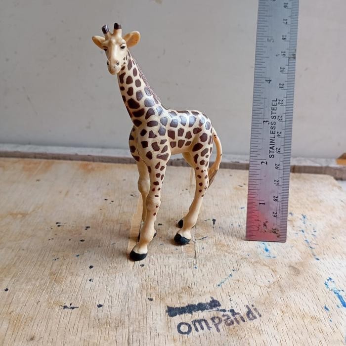 EO99 figure hewan jerapah papo