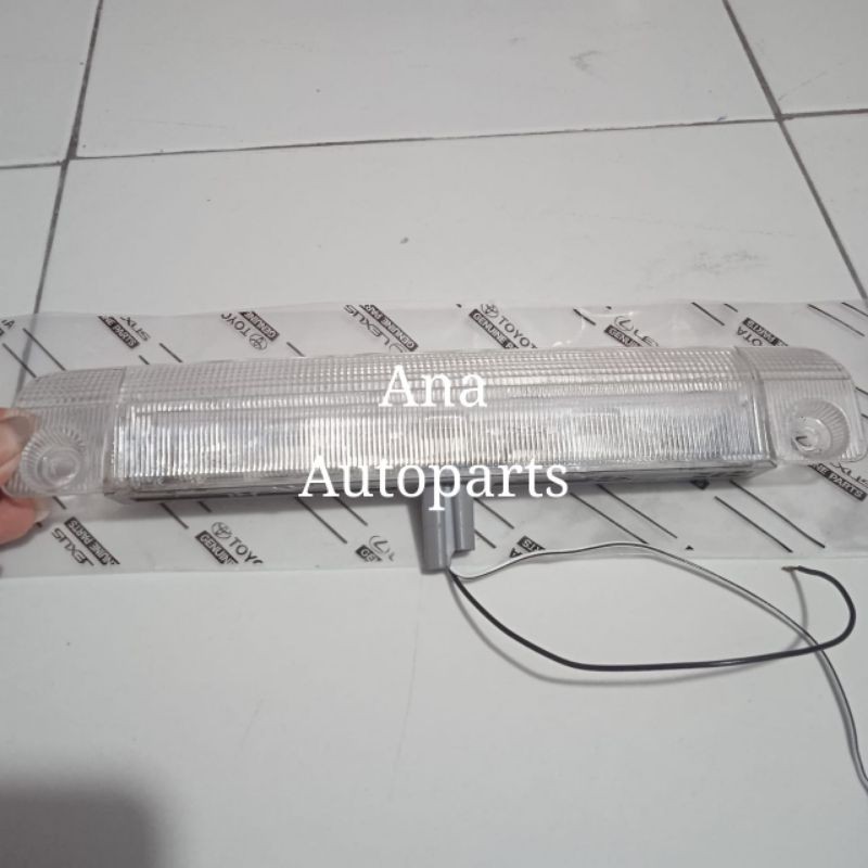 lampu spoiler fortuner vrz