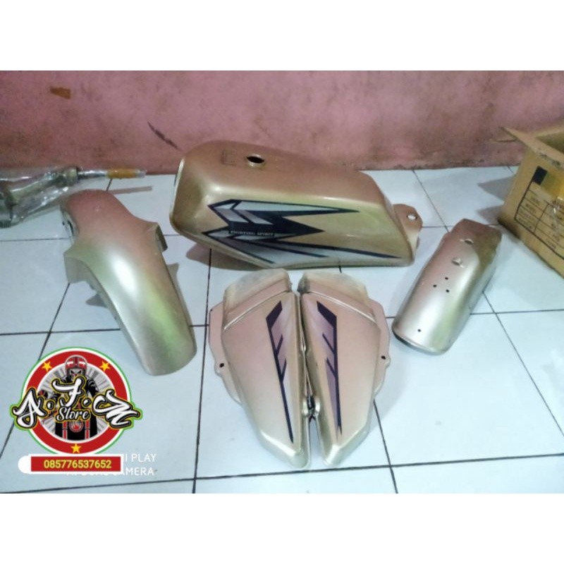 paket tangki rx king tahun 2002 warna gold paket bodiset rx king tangki rx king new spakbor depan rx