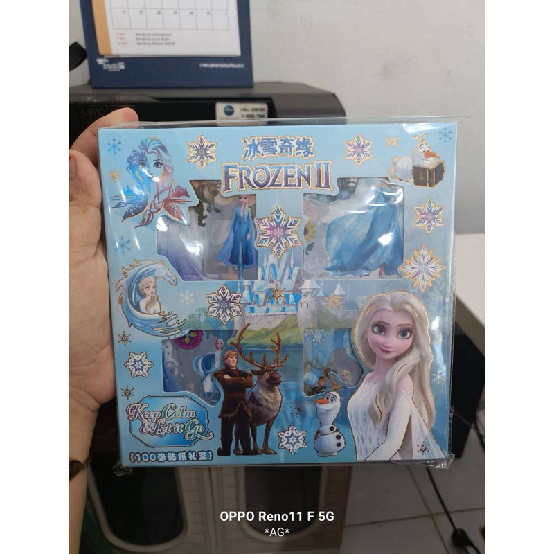 

Stiker Momo 2D