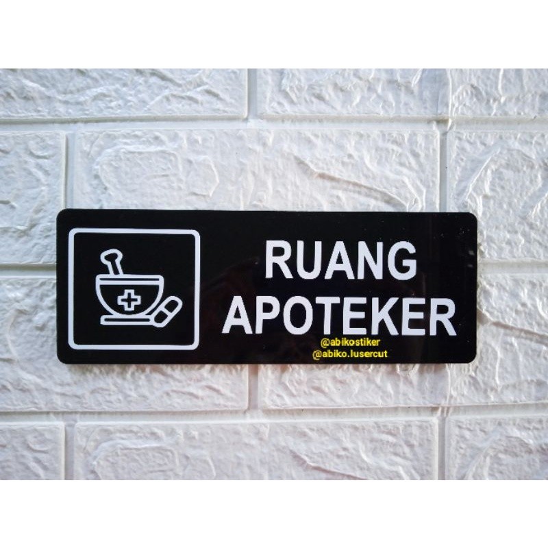papan tanda akrilik ruang apoteker