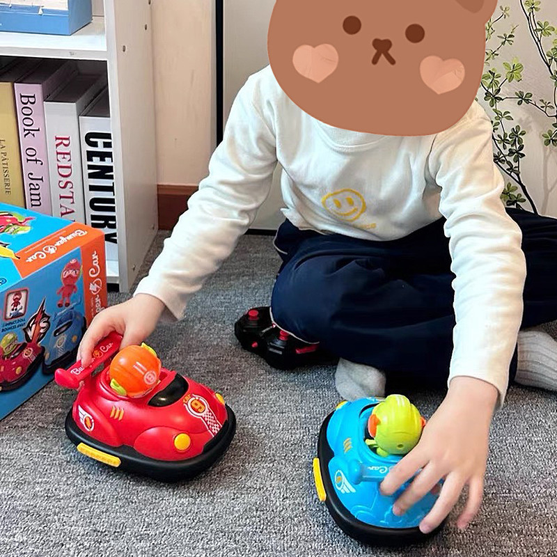 （ With ball ）Mainan Gokart / Mainan Anak Bomb Bomb Car Remote Control / Bumper Car RC Mini Mobil bem