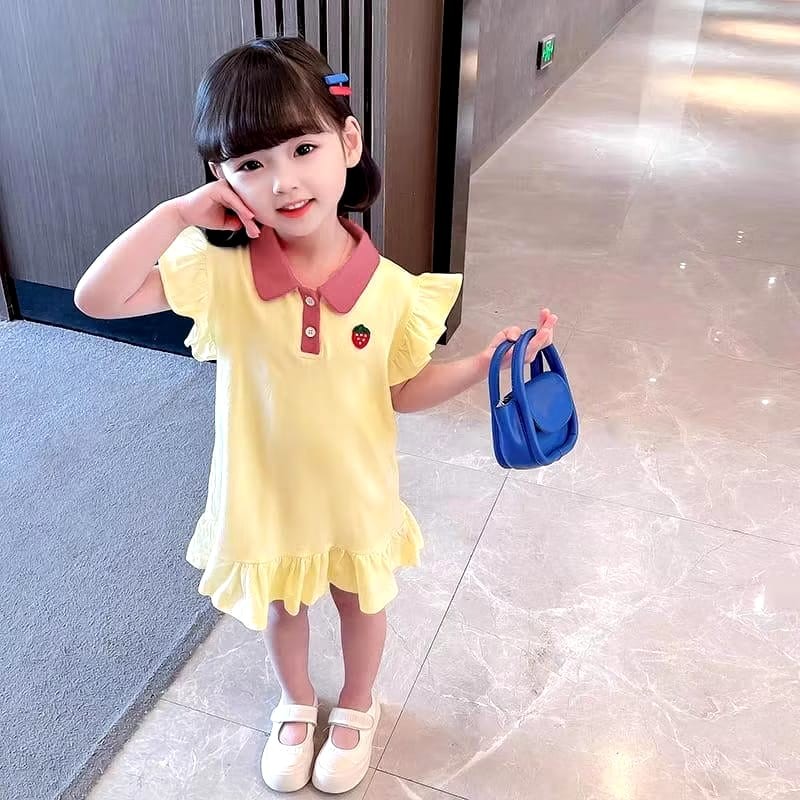 KIMYKUMI DRES ANAK PEREMPUAN AVELIA MOTIF STROWBERY/DRES ANAK SANTAI TERBARU(TANPA TAS)