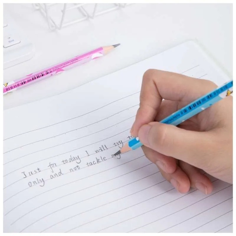 

BOBOMARTS DELI GRAPHITE PENCIL KARAKTER SUPER WINGS TERDAPAT PENGHAPUS PENSIL 2B KARAKTER ISI 12PCS/BOX