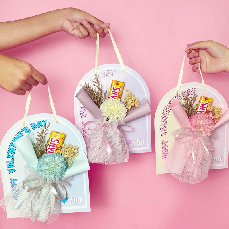 

Dandelion Secret Arch coklat mini bouquet valentine’s day snack box / kado ultah wisuda wedding anniversary Echiiglo florist