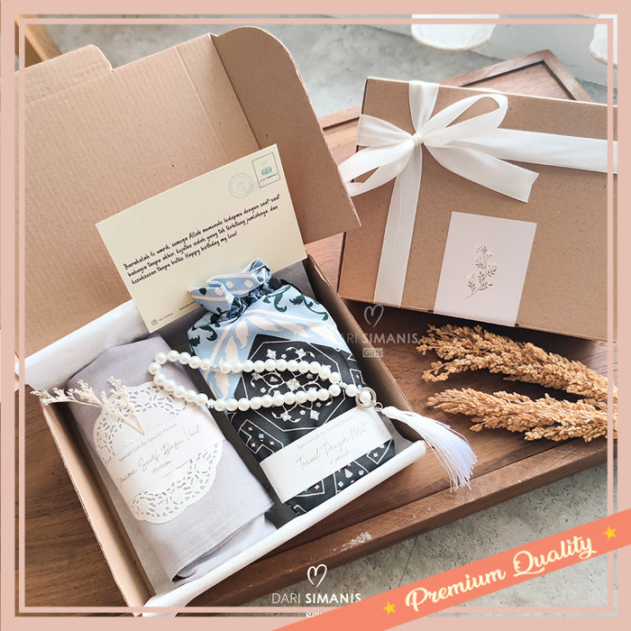 

Hampers Lebaran Unik Lucu Murah Keren buat Pacar / Camilla Hampers - Kado Hijab Umama Scarf Giftbox Lebaran Gift - Grey, Camilla