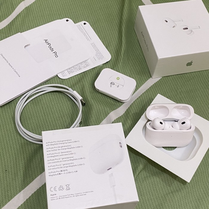 AirPods pro 2nd generation second likenew