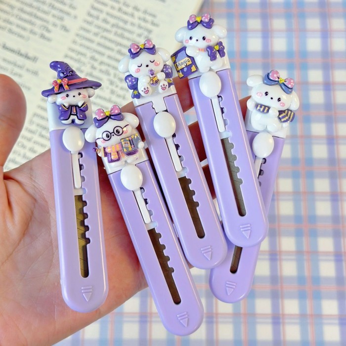 

Cutter Pemotong Kertas Lucu Model BEAR WITCH Pisau Pembuka Paket Cutter Mini Cute Gwiyeo