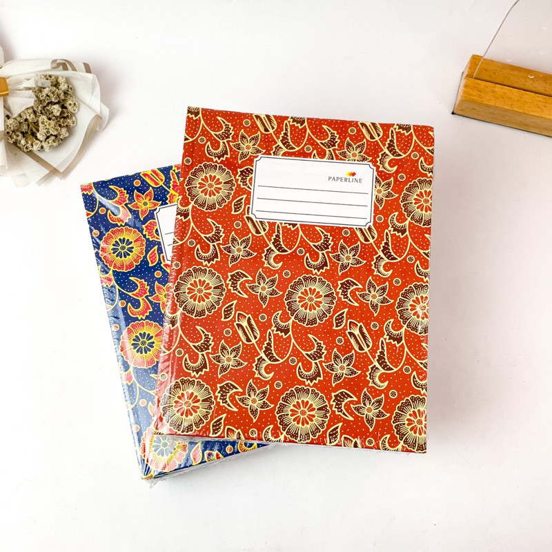 

(1Buku) Buku Tulis Hardcover Tebal PAPERLINE Kuarto isi 200 lembar PPL HC 200 Q P