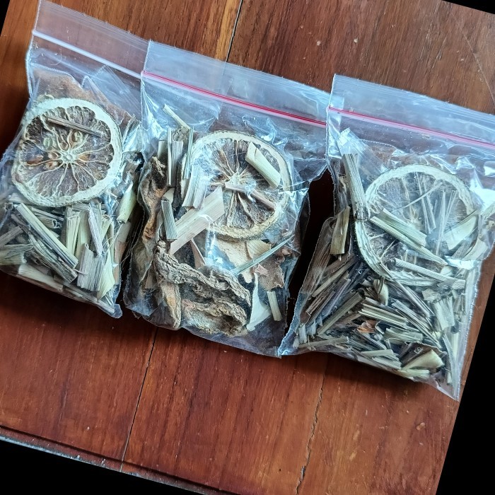 

Wedang Empon Empon Kunyit Sereh Lemon Bagus Untuk Peningkat Imun - 1 pcs