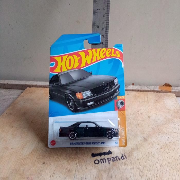 EO99 hot wheels mercedes benz 560 sec hitam