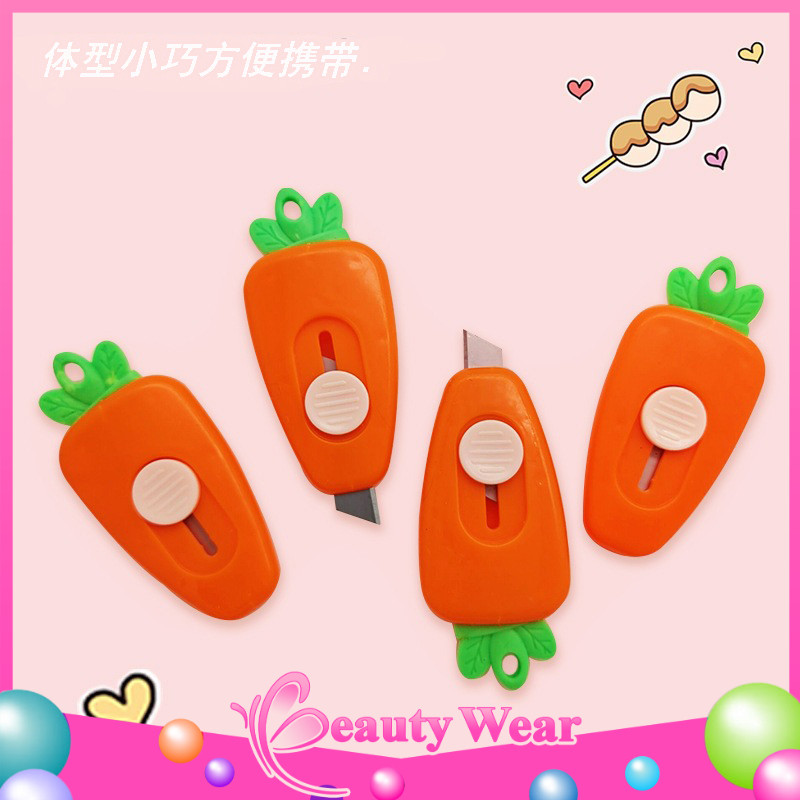 

Pisau Kecil Cutter Mini Karakter Wortel Cutter Travelling Portable 790