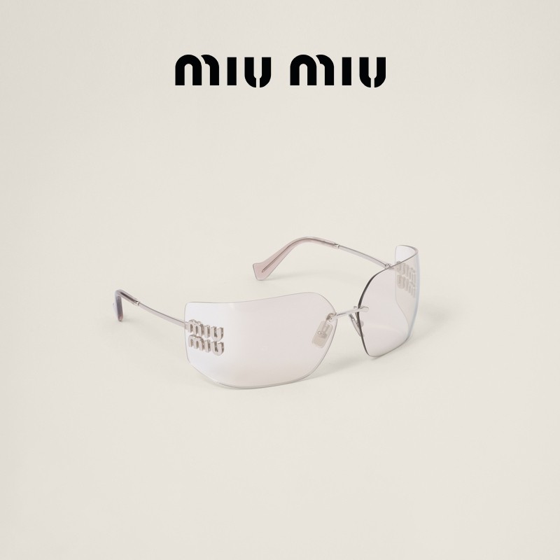 Kacamata surya Miu Miu untuk wanita