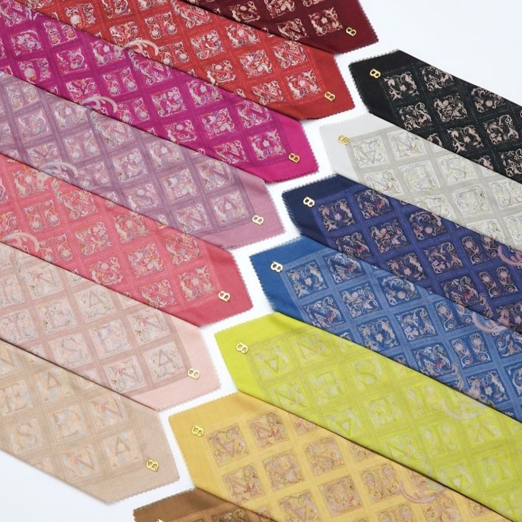 Autograph Series lasercut titik3 hijab buttonscraves mirror semi original Logo Plat B Logam