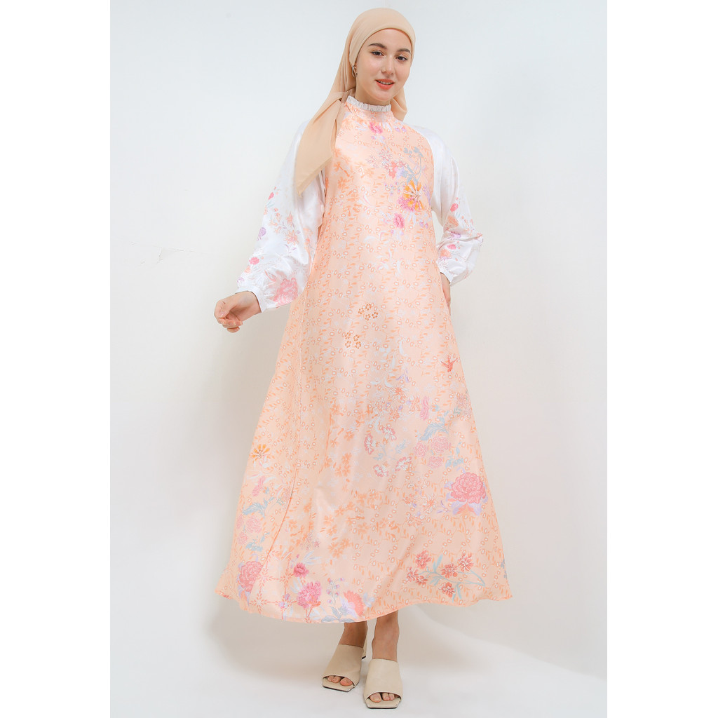 MFMW Shevarta Dress Gamis Satin Peach Fuzz Motif Bunga