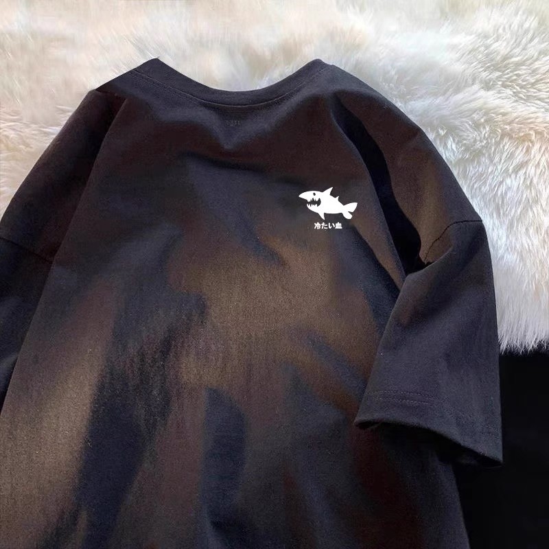 [COD] Kaos Distro Oversize unisex premium Katun 100% motif tulisan jepang Bayangan hiu Hitam leher b