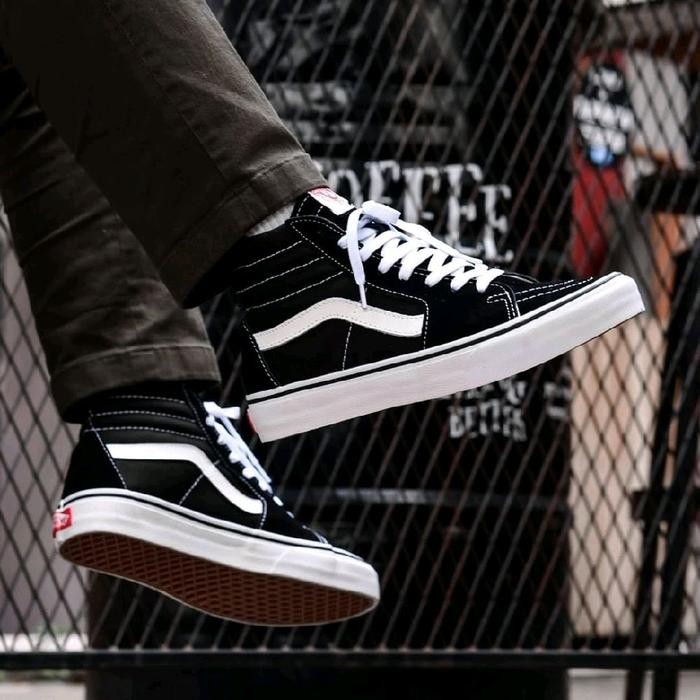 VANS SK8 HI CLASSIC BLACK WHITE ORIGINAL RESMI PT.NAVYA / GMG Shoes Casual Pria Wanita - 34.5