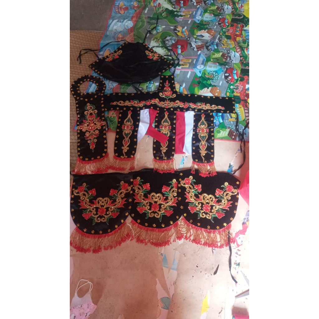baju tari gandrung banyuwangi