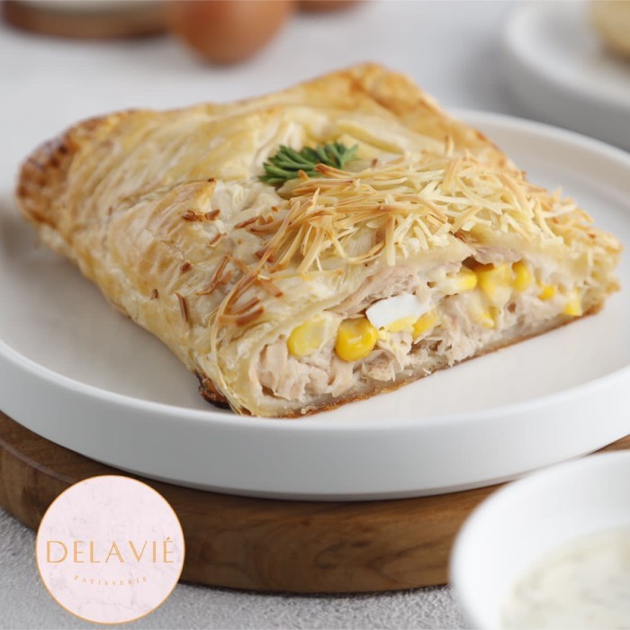 

tuna crazy melt (delavie patisserie)