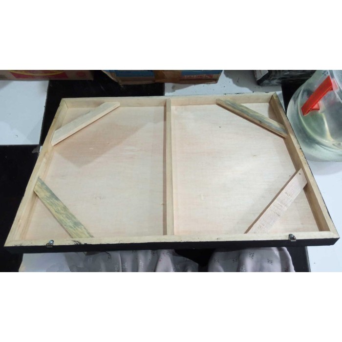 

Papan tulis putih melamin white board ukuran 100x130 cm