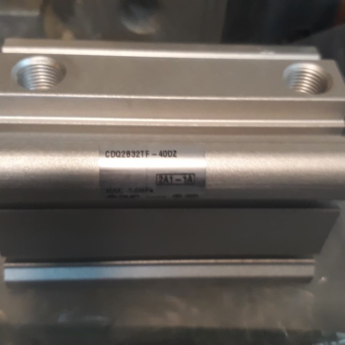 

COMPACT CYLINDER SMC CDQ2B32-40DZ CDQ2B32