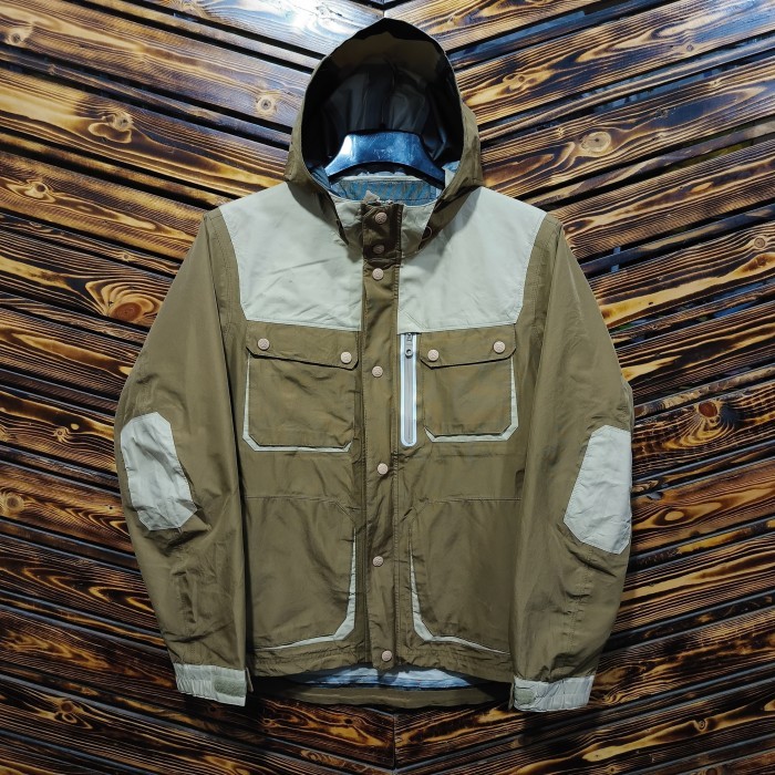 jaket outdoor STUSSY GOROTEX gorpcore size L casual bagus ORIGINAL