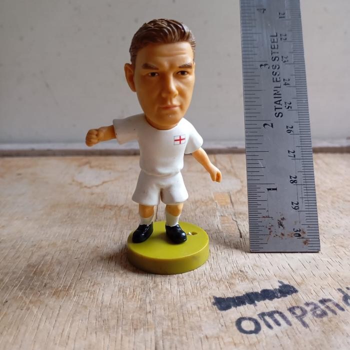 EO99 figure action pemain bola gerrard