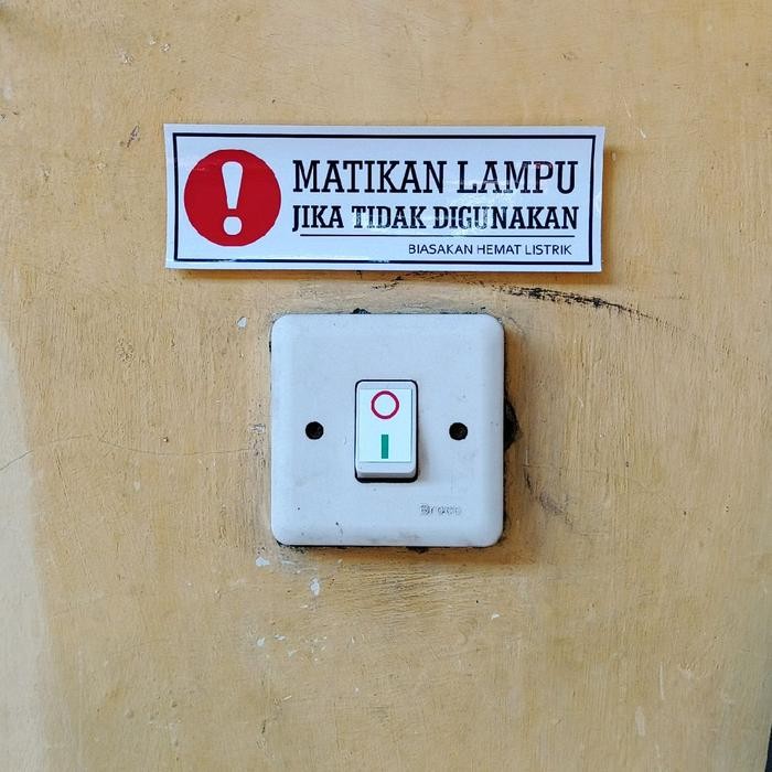 

Sticker Matikan Lampu Jika tidak Digunakan Horizontal 15x 5cm - Putih