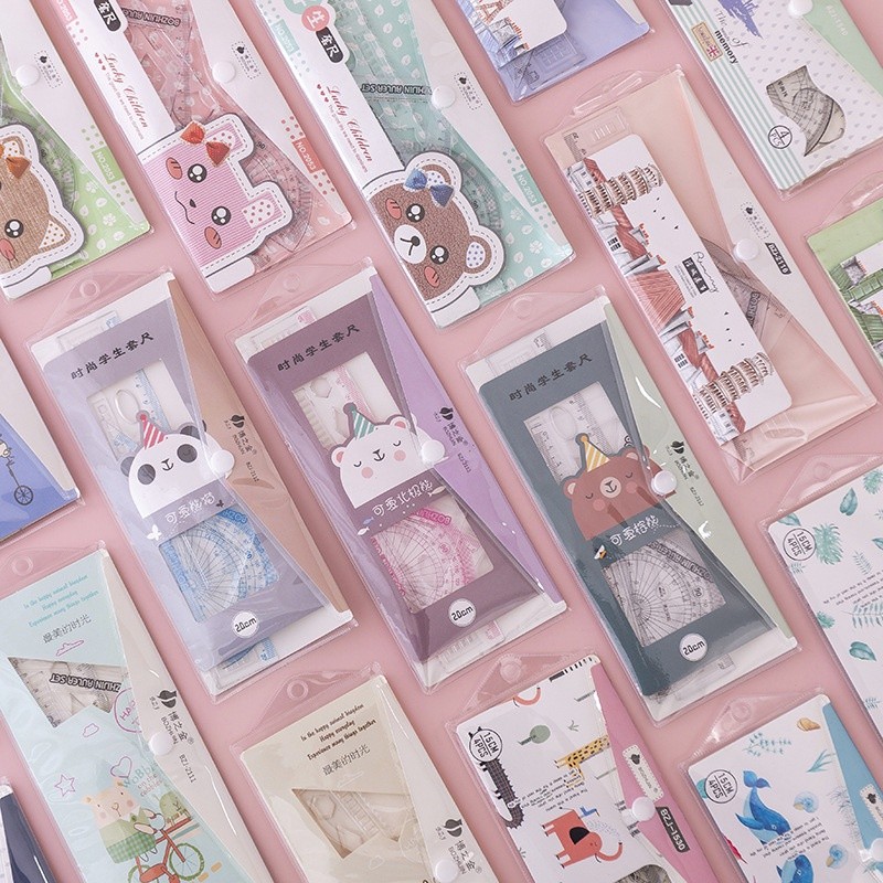 

1 SET PENGGARIS PLASTIK ISI 4 MACAM BENTUK BERBEDA MOTIF LABUBU THE MONSTER DAN CAPYBARA