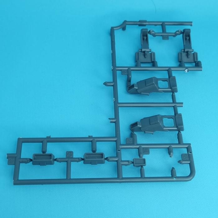 HG HGBF 1/144 Gundam Leopard da Vinci Junk Parts