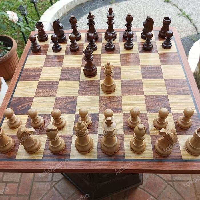 CATUR Kayu Dwitarung Standar FIDE + Papan Tebal 18mm + Box - Buah+Papan
