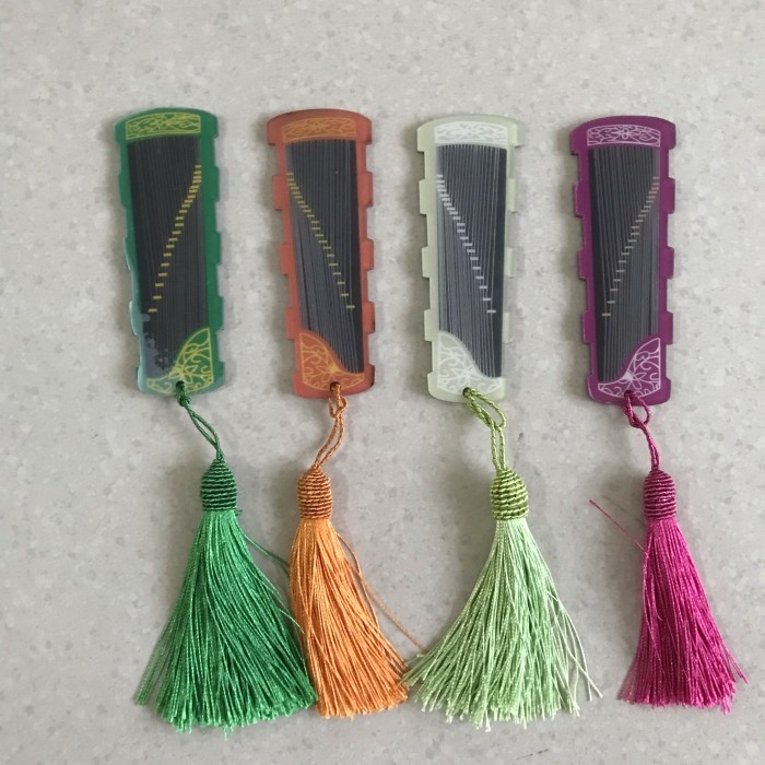 

Tempat kuku guzheng / holder kuku guzheng - Merah Muda