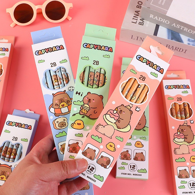 

davedesign #ST140 (1 KOTAK ISI SELUSIN / 12PCS) PENSIL KAYU PENGHAPUS 2B KARAKTER CAPYBARA PENSIL ANAK SEKOLAH WARNA BIRU HIJAU ORANGE ALAT TULIS SEKOLAH FANCY SOUVENIR HAMPERS ACARA ULANG TAHUN