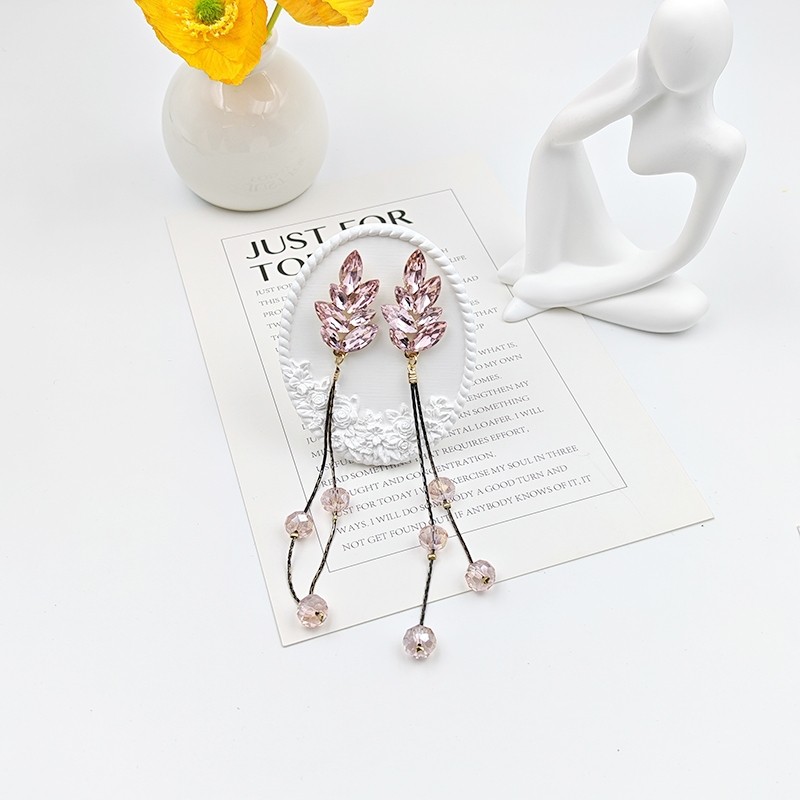 Anting kristal merah muda panjang wanita elegan