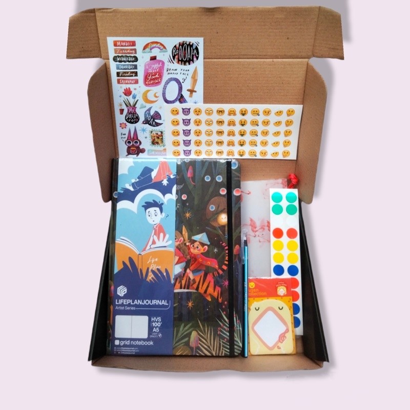 

Grid Notebook + free sticker + journal kit