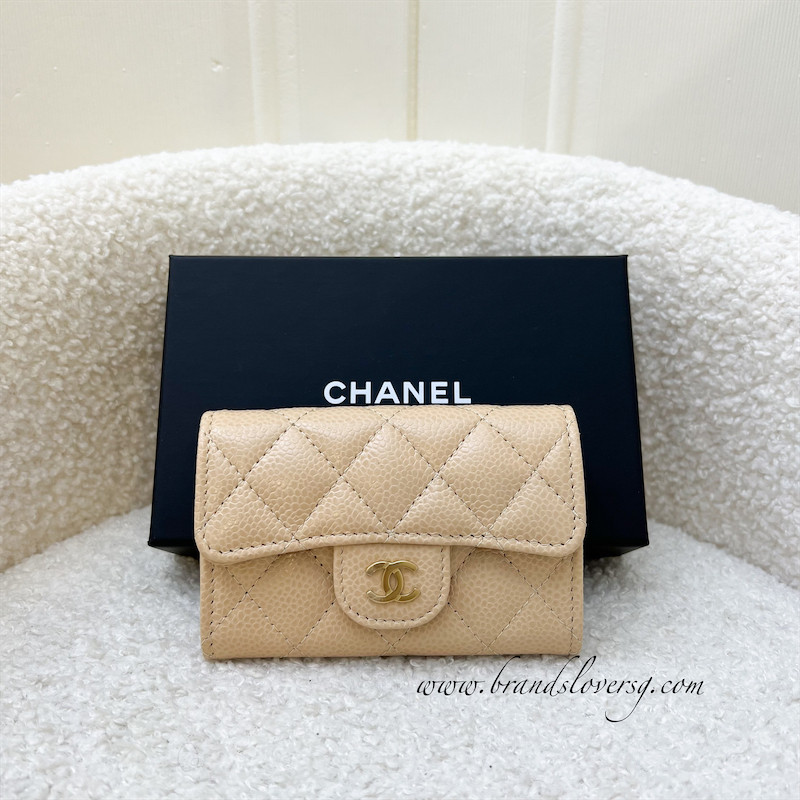 (Brand new) Chanel Classic Snap Card Holder in Beige Caviar and GHW
