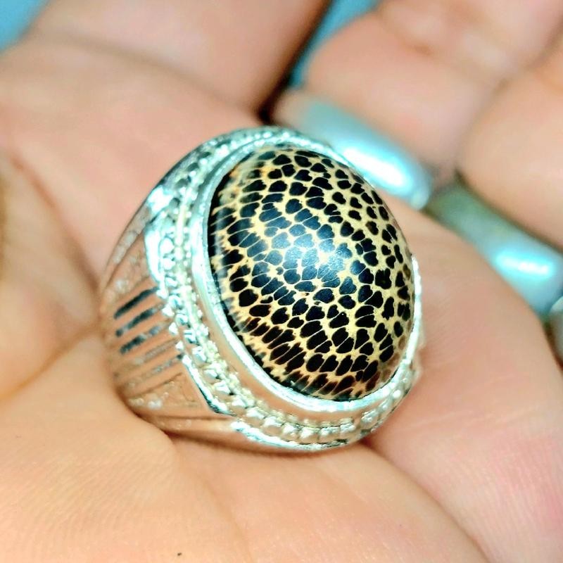 Cincin kayu liwung hitam lewung motif tutul ma can liontin  Ring Akik Elegan