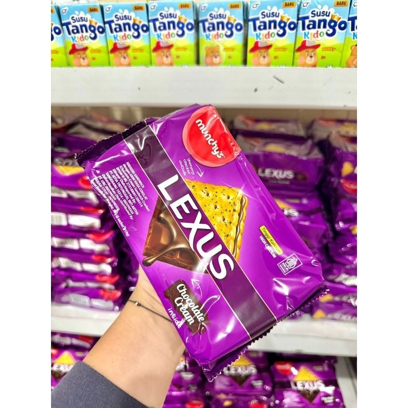 

Munchys Lexus 76 gram chocolate cream kartonan atau 1 DUS isi 24 pcs