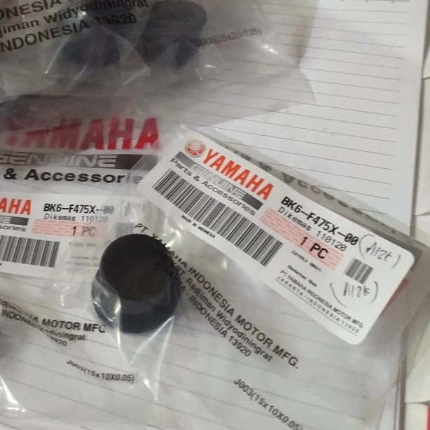 BK6-F475X-00 Karet Tutup Baut Jok Belakang Yamaha R15 VVA V3 BK6-F475X-00 MF