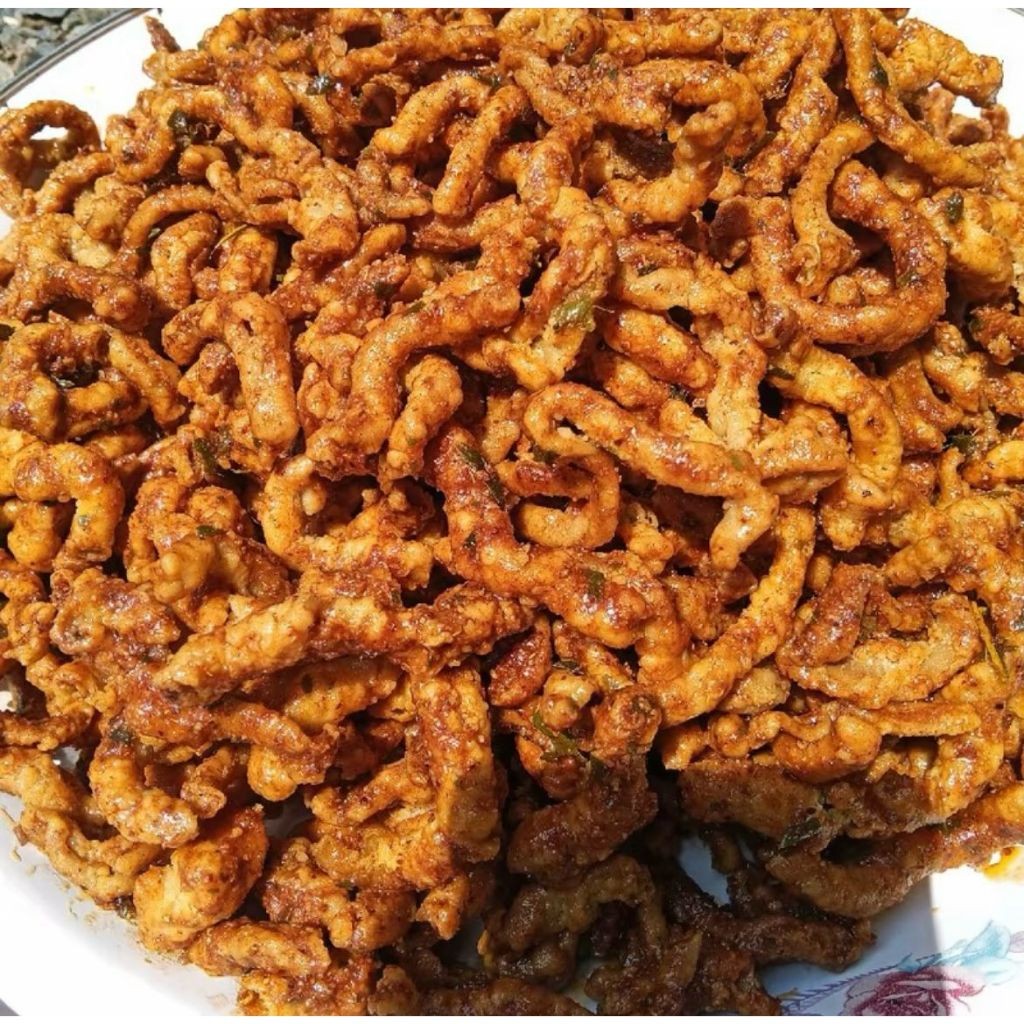 

USUS KRISPY PEDAS USUS CRISPY PEDAS DAUN JERUK DUNIA CEMILAN 500grm