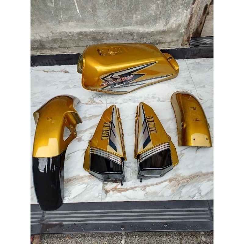 PROMO paket bodiset komplit tangki RX king gold tahun 2002 tangki king set warna gold tahun 2002 TER