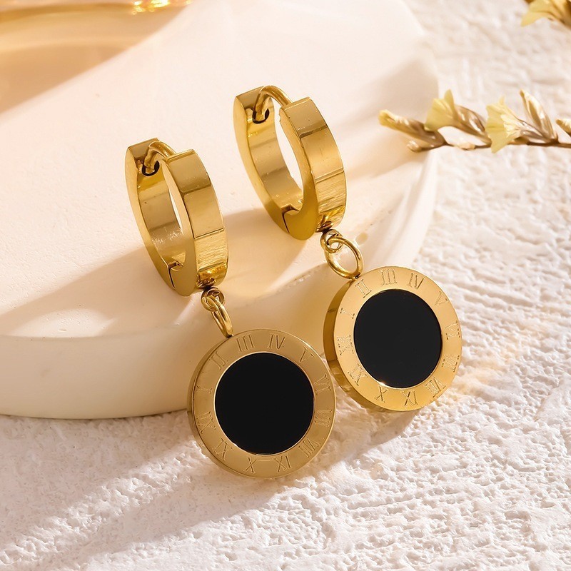 COD Anting-anting Hijau Titanium Wanita Tahan Karat Warna Emas Elegan
