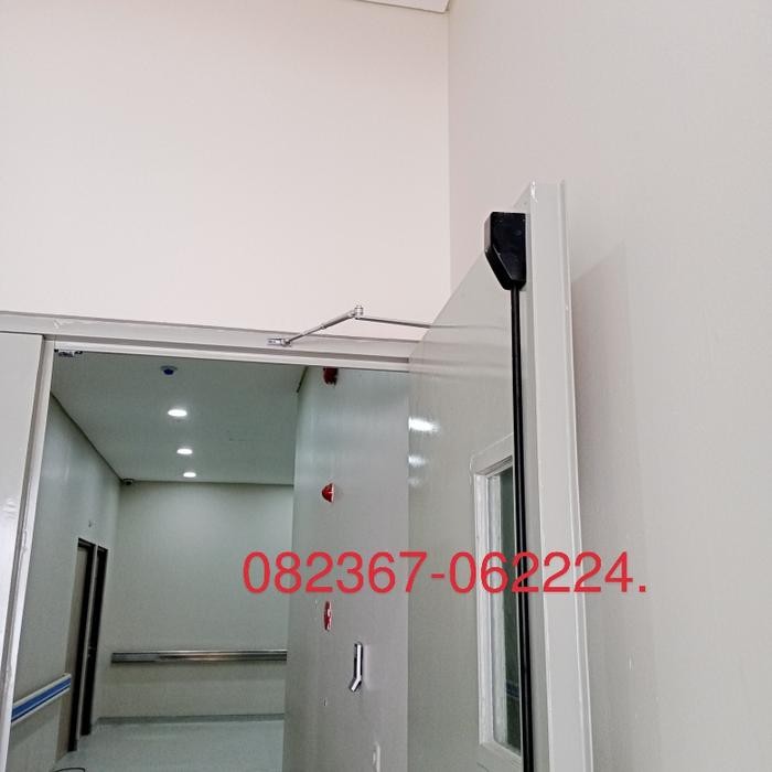 

pintu emergency exit gedung