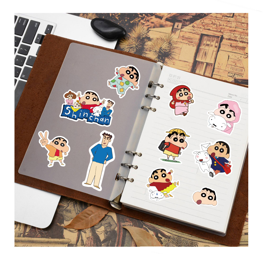 

Stiker Kartun Pack“Crayon Shin-chan” Decal Lucu Kartu Vinyl Stiker Anti Air- Sticker Aesthetic Buku Journal Stiker Koper Casing HP Laptop Helm Motor Stiker Botol Minum