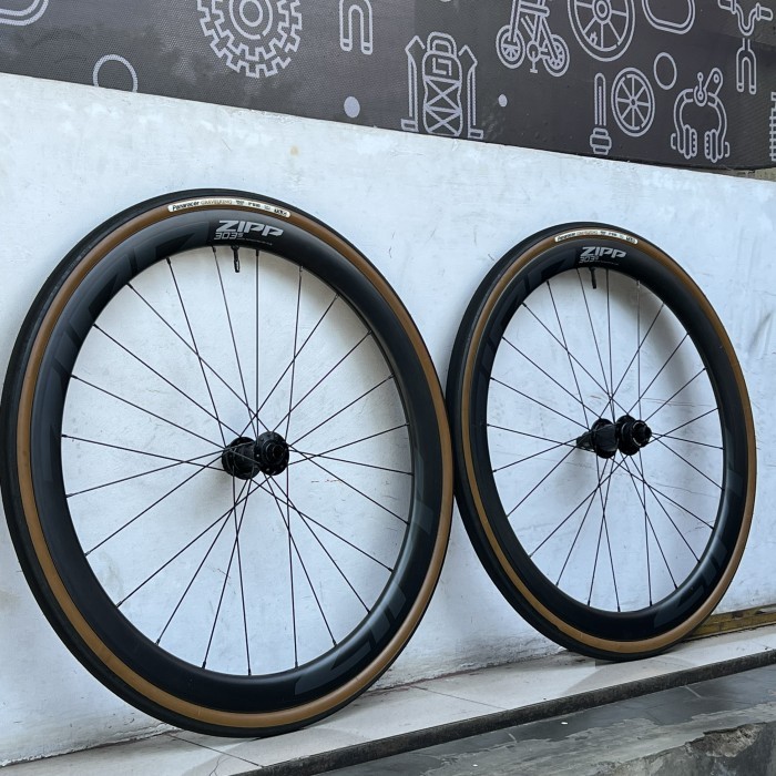 WHEELSET GRAVEL 700C ZIPP 303S SRAM XDR 12 SPEED SECOND PRELOVED BEKAS SEPERTI BARU FREE BAN PANARAC
