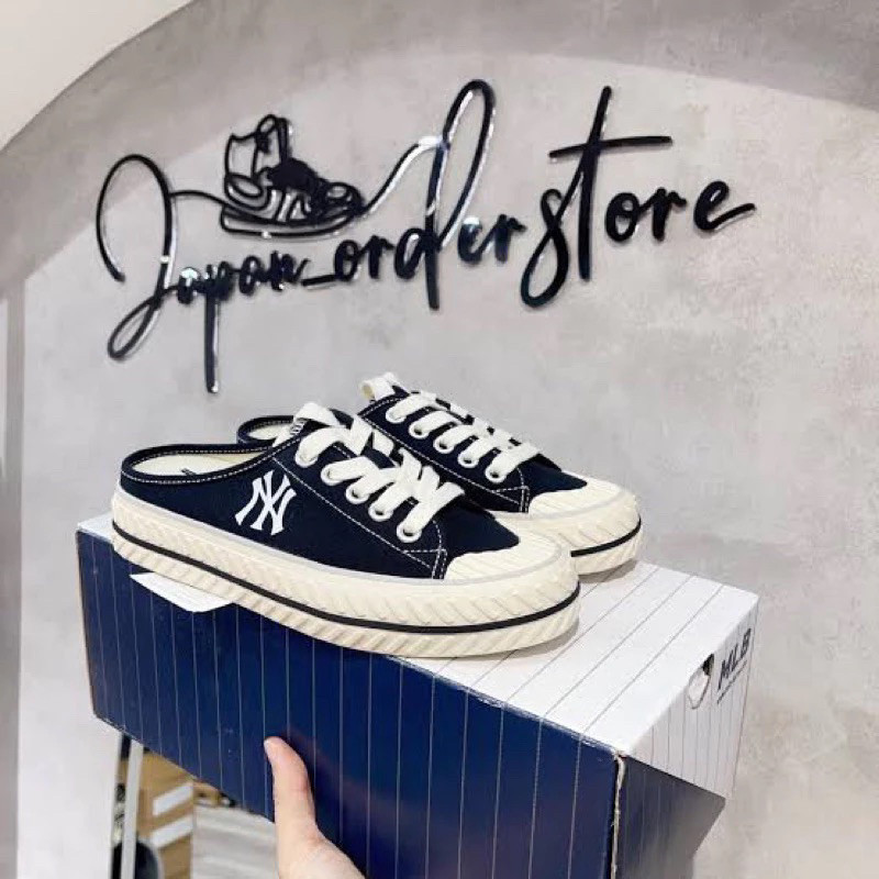 Sepatu MLB PLAYBALL MULE Origin New York Yankees Black