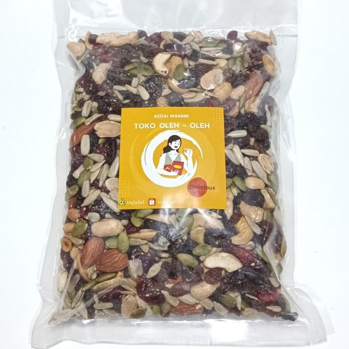 

Trial Mix nuts 500 gram Roasted Mixed nuts Premium Cemilan Snack [terlaris]