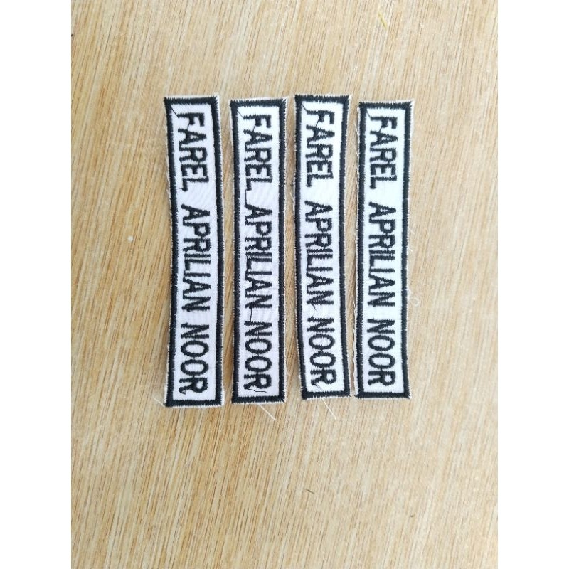 

Bordir Logo Name Tag Bordir 1 set (isi 4 pcs)bisa pesan satuan