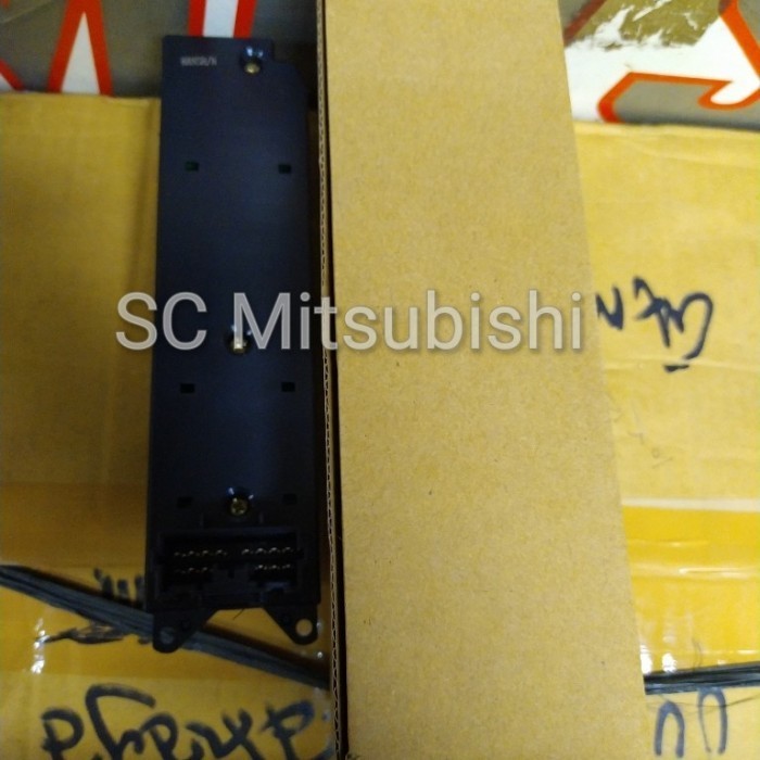 switch saklar power window kanan Strada l200 K74